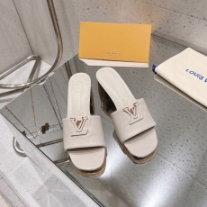 Louis Vuitton Slippers